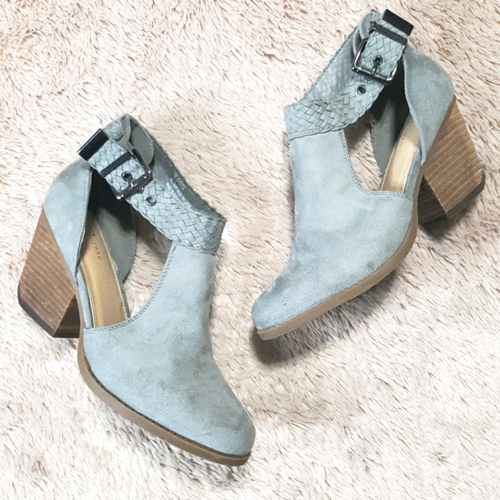 Cato braided strap blue cutout booties, size 7